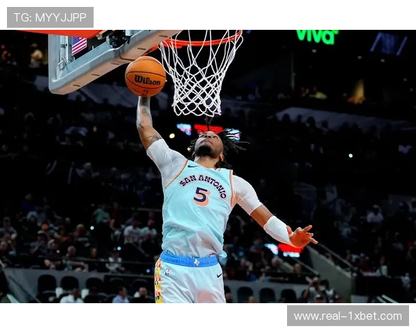 卡斯尔零失误掌控获西部周最佳，马刺新核场均27+9+8带队四连胜